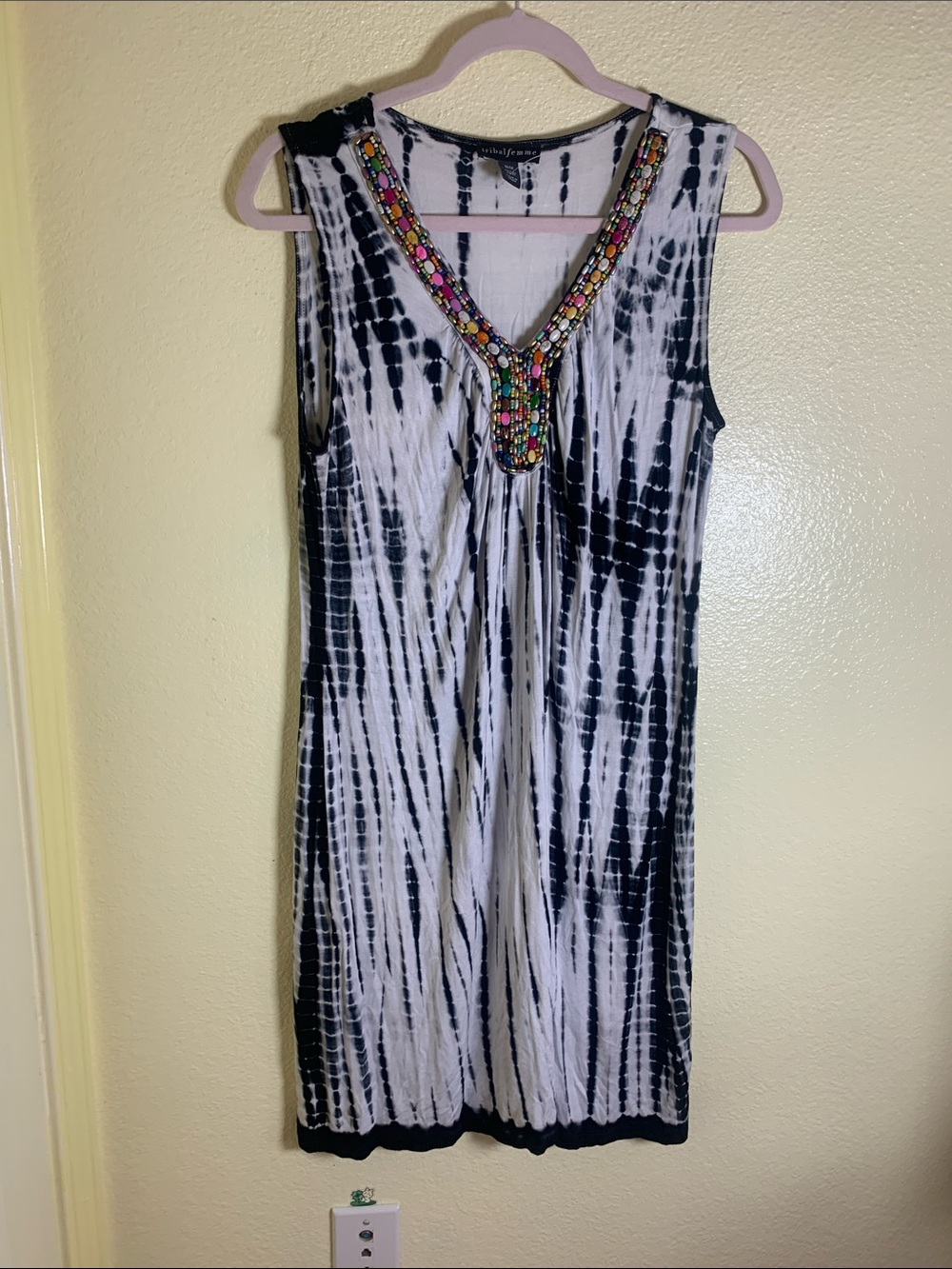 NWOT TRIBAL FEMME Black & White Tie-Dye Tunic with Beaded V-Neck, Size M